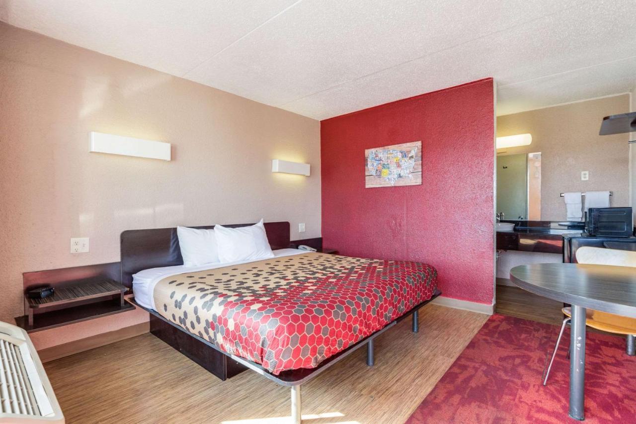 Econo Inn&suites 2*
