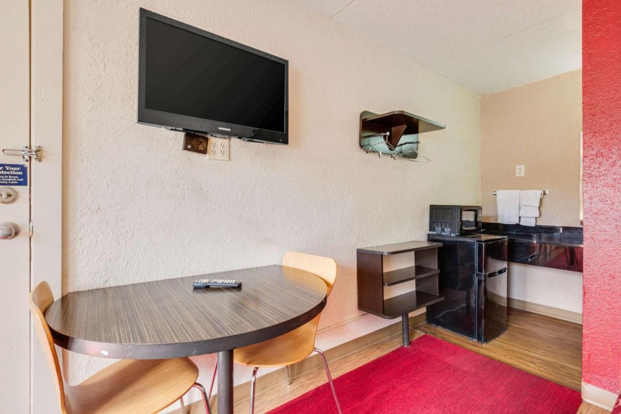 Econo Inn&suites